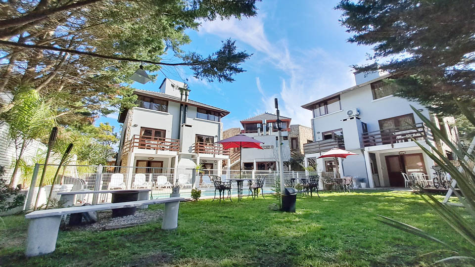 Apart Nereidas :: Mar de las Pampas Apart Nereidas en Mar de las Pampas, con piscina y cerca de todo (Playa, Centro Comercial, Paseos, etc.)