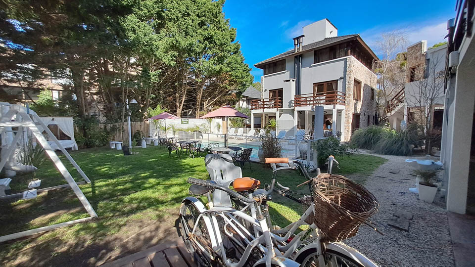 Apart Nereidas :: Mar de las Pampas Apart Nereidas en Mar de las Pampas, con piscina y cerca de todo (Playa, Centro Comercial, Paseos, etc.)