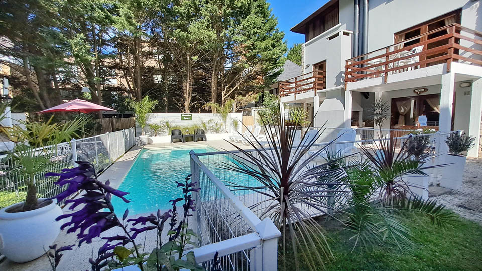 Apart Nereidas :: Mar de las Pampas Apart Nereidas en Mar de las Pampas, con piscina y cerca de todo (Playa, Centro Comercial, Paseos, etc.)