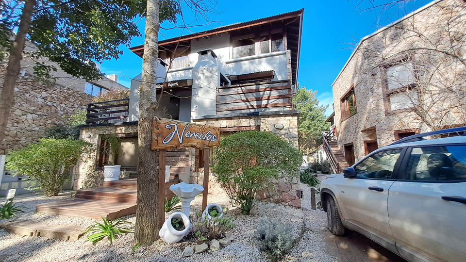 Apart Nereidas :: Mar de las Pampas Apart Nereidas en Mar de las Pampas, con piscina y cerca de todo (Playa, Centro Comercial, Paseos, etc.)