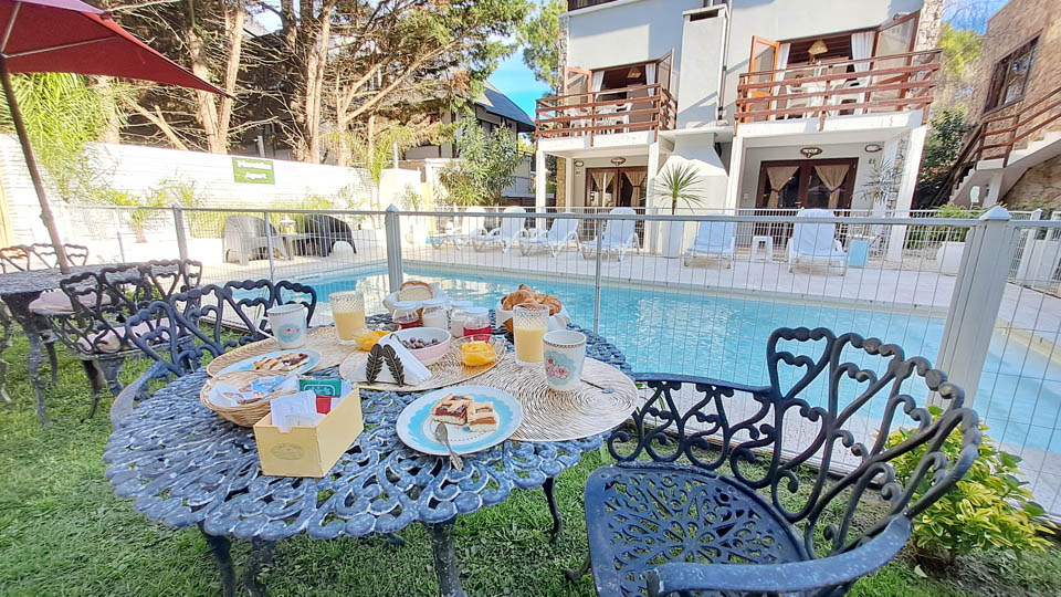 Apart Nereidas :: Mar de las Pampas Apart Nereidas en Mar de las Pampas, con piscina y cerca de todo (Playa, Centro Comercial, Paseos, etc.)