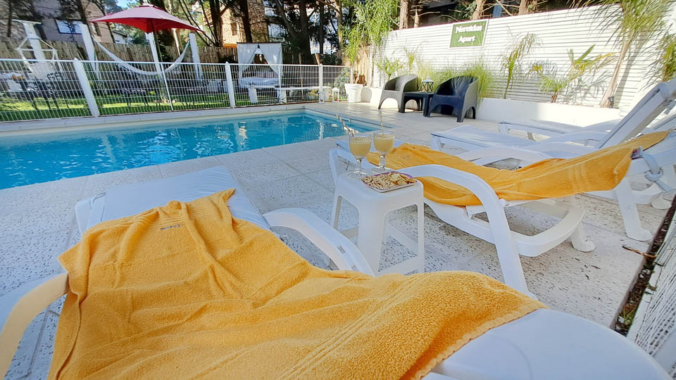 Apart Nereidas :: Mar de las Pampas Apart Nereidas en Mar de las Pampas, con piscina y cerca de todo (Playa, Centro Comercial, Paseos, etc.)