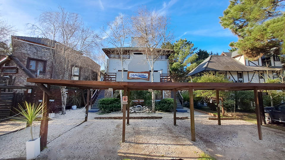 Apart Nereidas :: Mar de las Pampas Apart Nereidas en Mar de las Pampas, con piscina y cerca de todo (Playa, Centro Comercial, Paseos, etc.)