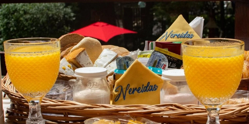 Desayuno artesanal en Apart Nereidas